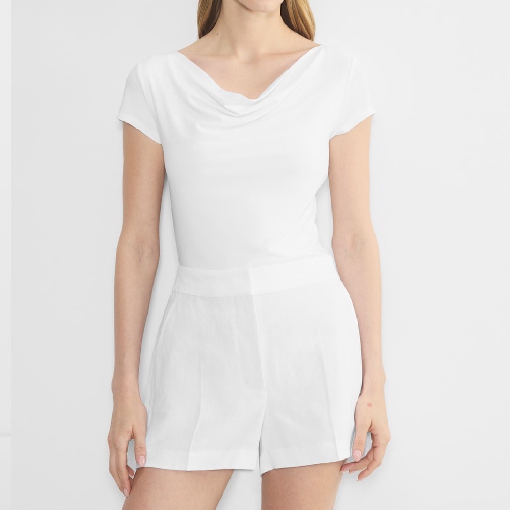 Aritzia Limitless Short Mini in Cruiselinen White (size 6)